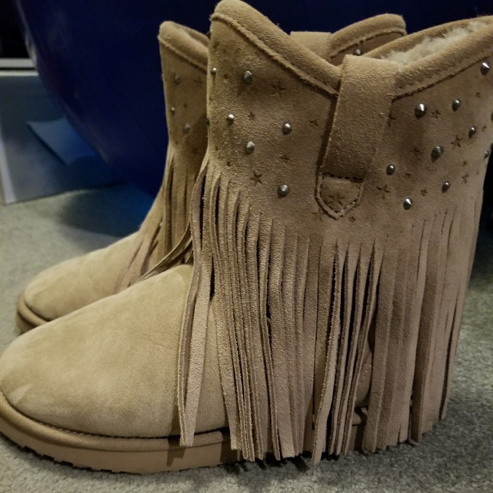 Koolaburra Short studded fringe boots
